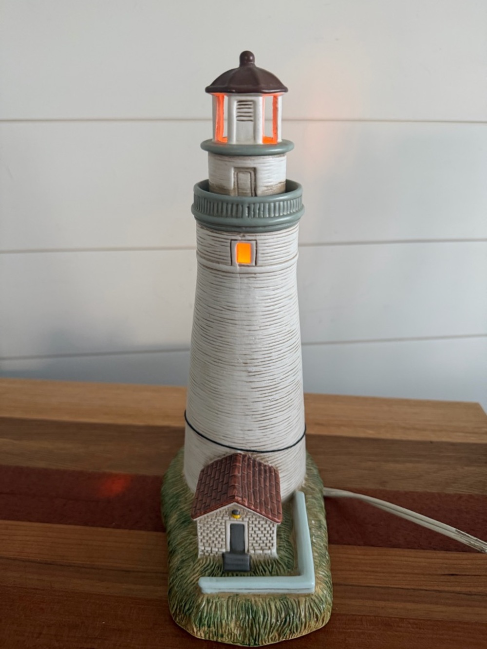 Lefton 1993 Ft. Gratiot MI Historic American Lighthouse 10.5” Night Light